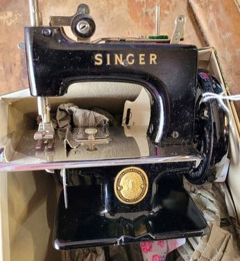 Antique - Vintage Singer Sewhandy Sewing Machine Model No. 20