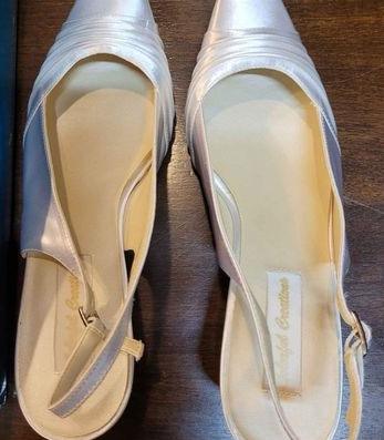 Shoes - White Satin Colorful Creations size 9 1/2 D - Grannies Garage