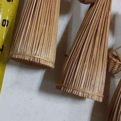 Home Decor - Straw Figures - Grannies Garage