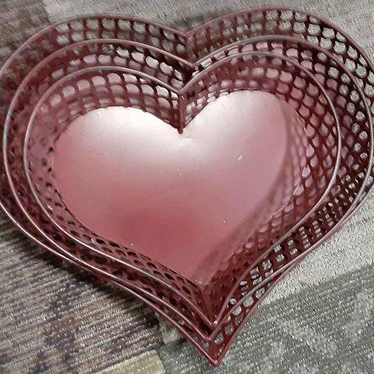 Trays 3 Heart trays- approx 12 , 13, 14" great shape - Grannies Garage