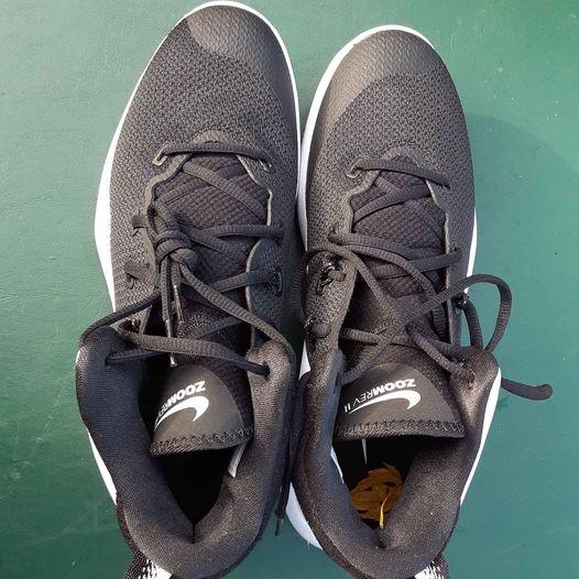 Shoes - Zoom Rev II Shoes Like New size 9 - Grannies Garage