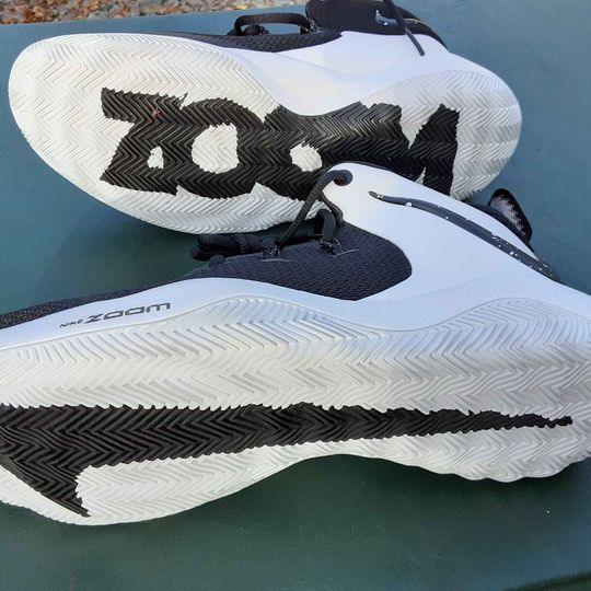Shoes - Zoom Rev II Shoes Like New size 9 - Grannies Garage