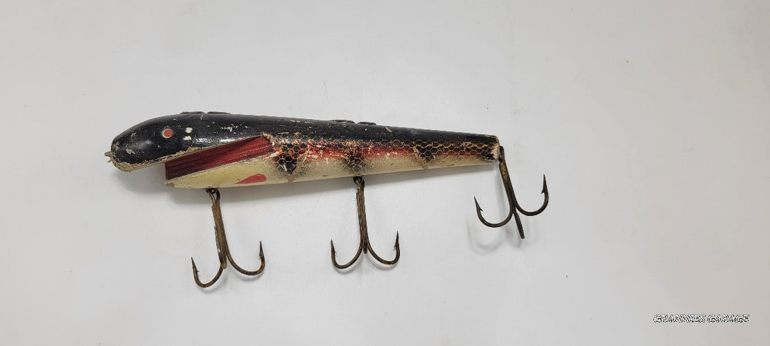 Wood Black and Red with White and Red Belly-Open Mouth - MUSKIE-SALMON-LAKE TROUT-PIKE LURE 8"