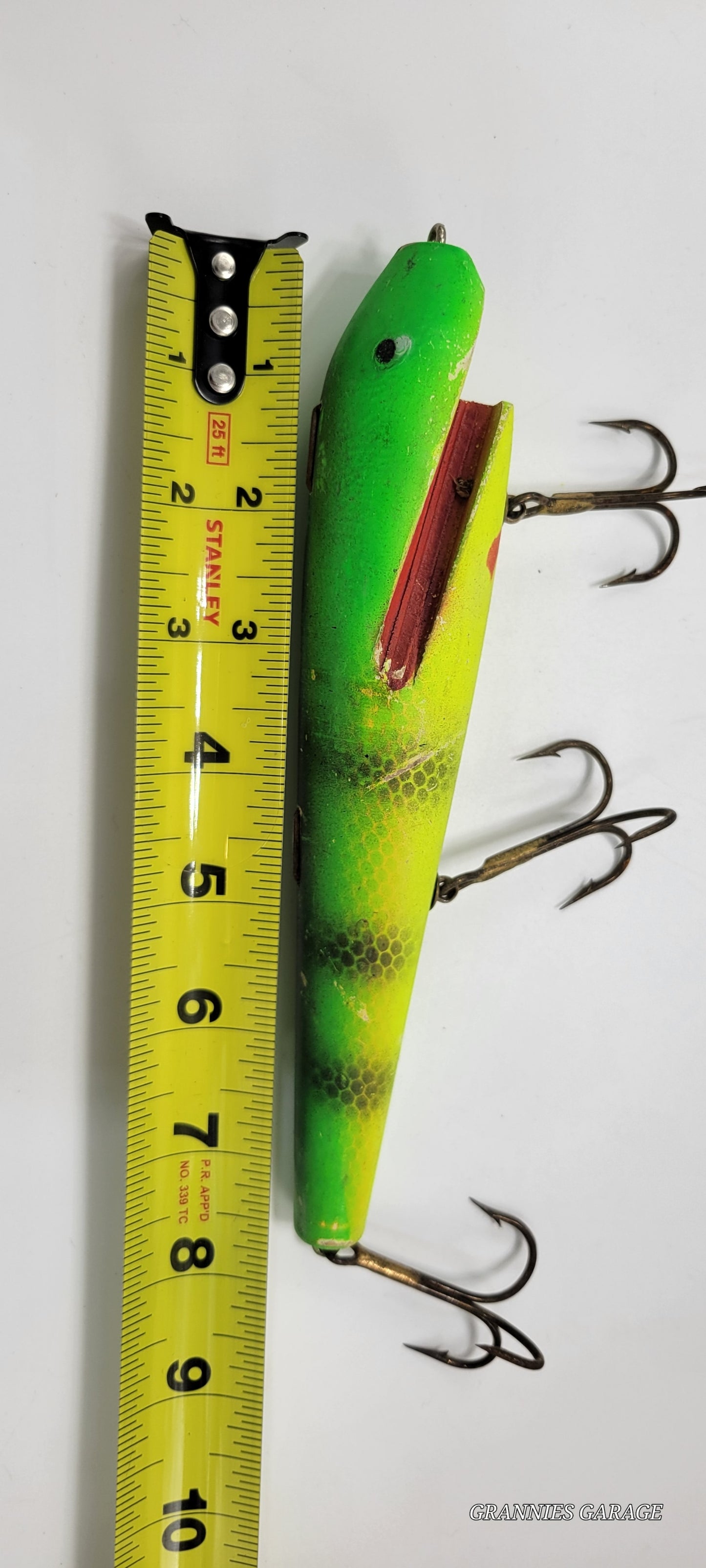 GREEN, YELLOW BLACK AND RED 3 HOOK WOOD 9.5" LURE-- MUSKIE, SALMON, LARGE BASS AND OTHER LARGE FISH