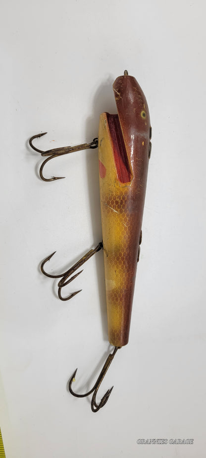 BROWN, YELLOW AND RED, 3 HOOK WOOD CRANKBAIT 10" FISHING LURE FOR MUSKIE, SALMON, AND LARGE FISH