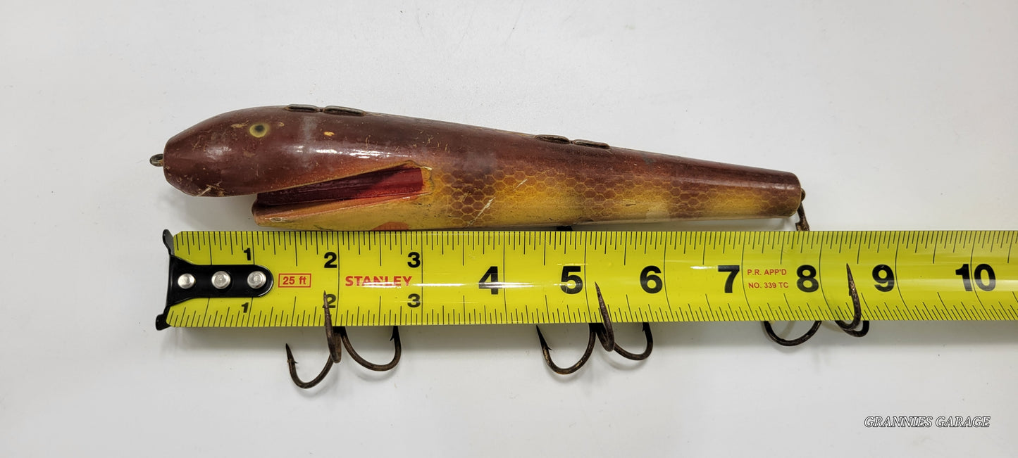 BROWN, YELLOW AND RED, 3 HOOK WOOD CRANKBAIT 10" FISHING LURE FOR MUSKIE, SALMON, AND LARGE FISH