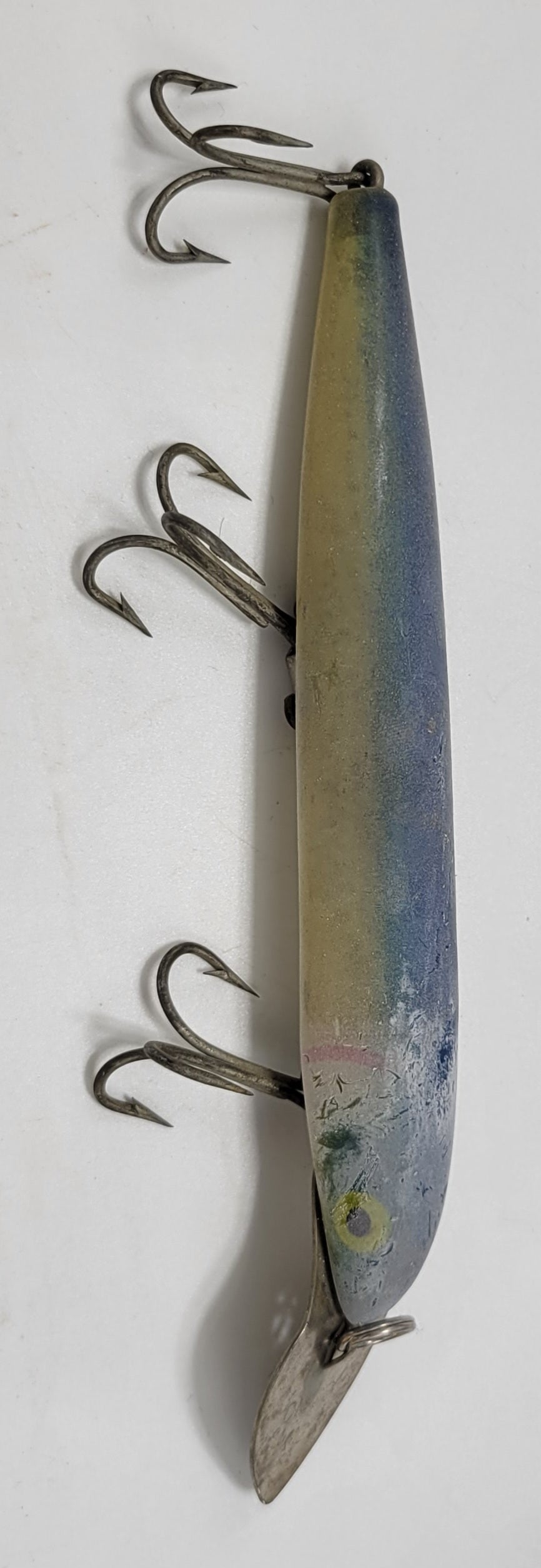 CISCO KID BLUE YELLOW AND RED with YELLOW AND BLACK EYES IS 8"  FISHING LURE WITH 3 HOOKS