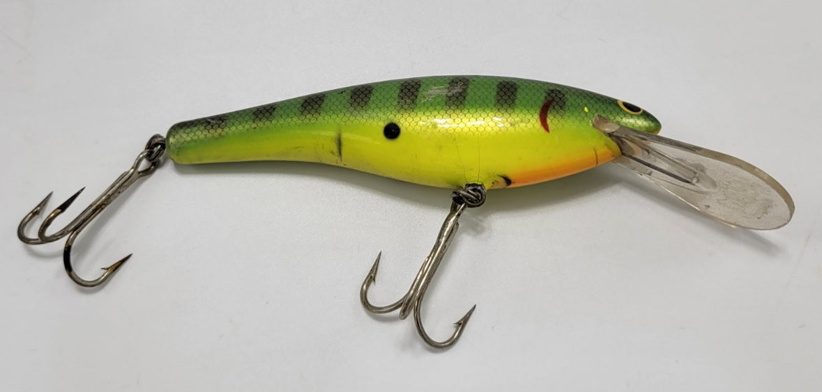 GREEN, BLACK, YELLOW AND ORANGE 2 HOOK FLOATING BAGLAY'S 8" FISHING LURE - Grannies Garage