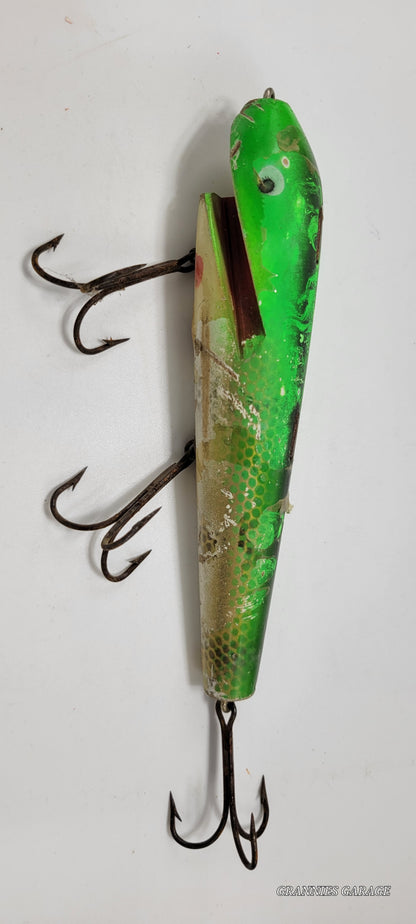 LARGE 8" GREEN, RED, GOLD AND OFF WHITE FISHING LURE WITH BLACK AND WHITE EYES AND RED MOUTH