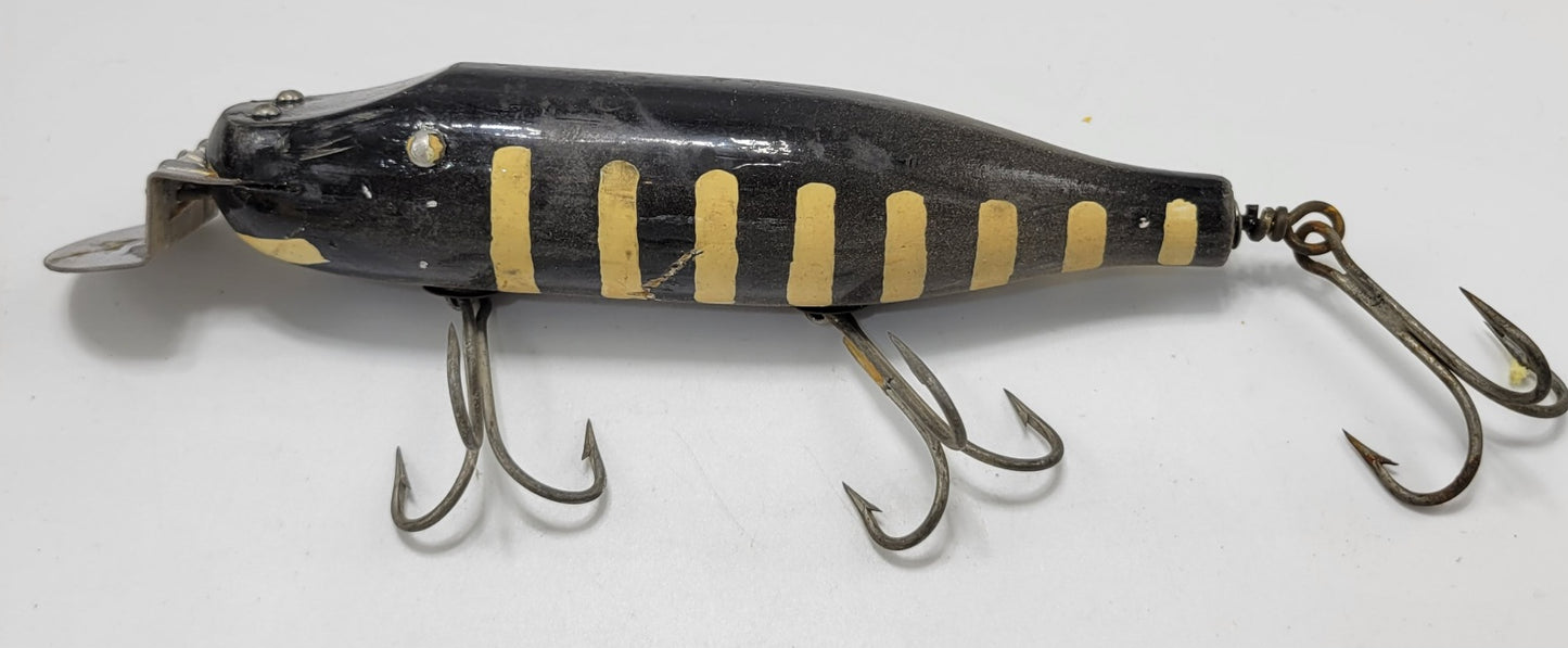 LARGE 9 " BLACK WITH YELLOW STRIPES FISHING LURE WITH YELLOW EYES AND 3 HOOKS