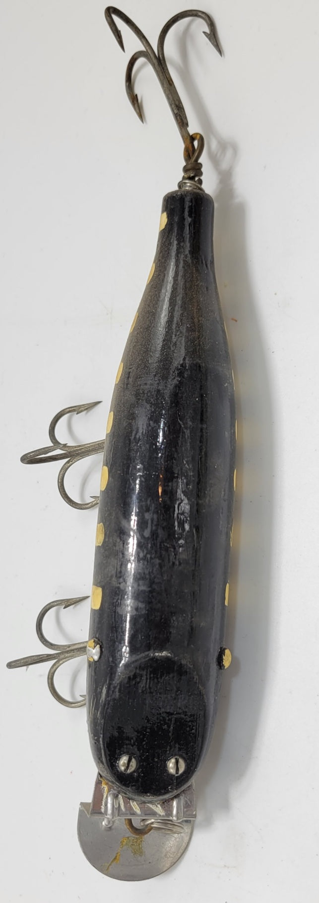 LARGE 9 " BLACK WITH YELLOW STRIPES FISHING LURE WITH YELLOW EYES AND 3 HOOKS