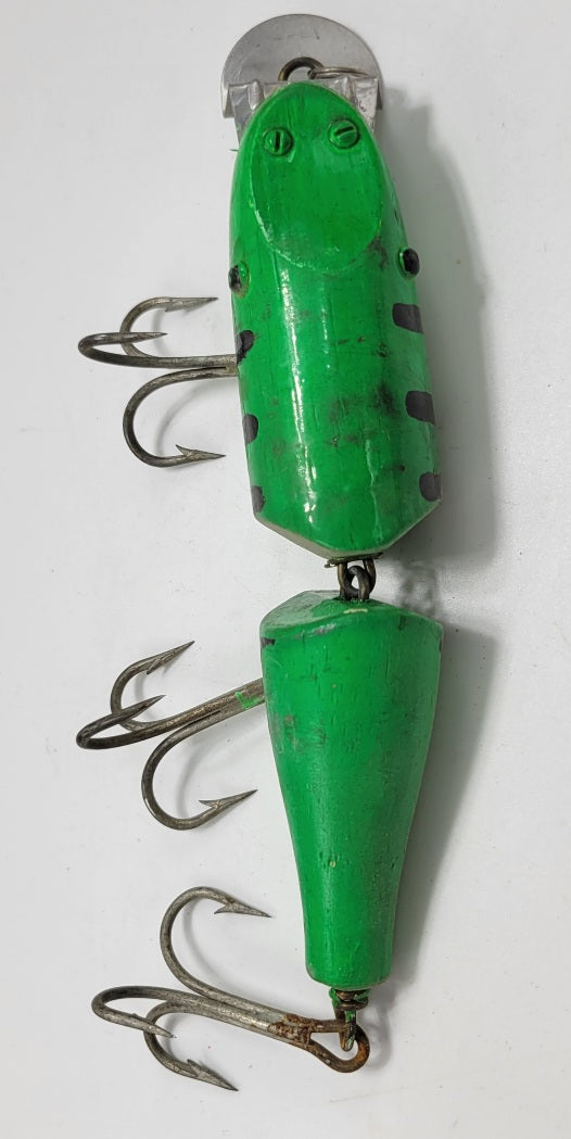 LARGE 9" WOOD GREEN AND BLACK JOINTED FISHING LURE WITH 3 HOOKS