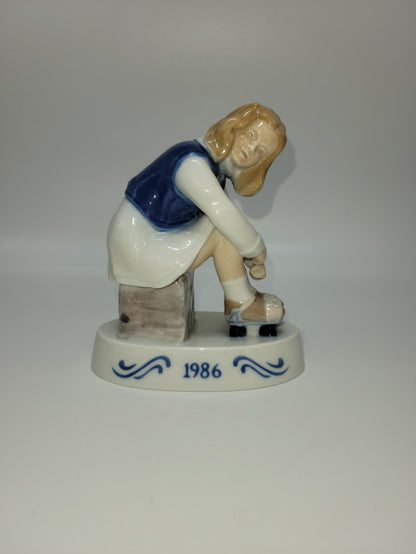 1986 Annual Figurine Jenny, The Little Roller Skater, Bing & Grondahl B & G