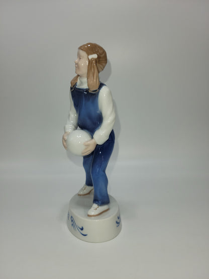 1982 Annual Figurine, Girl with Ball, Bing & Grøndahl  B & G