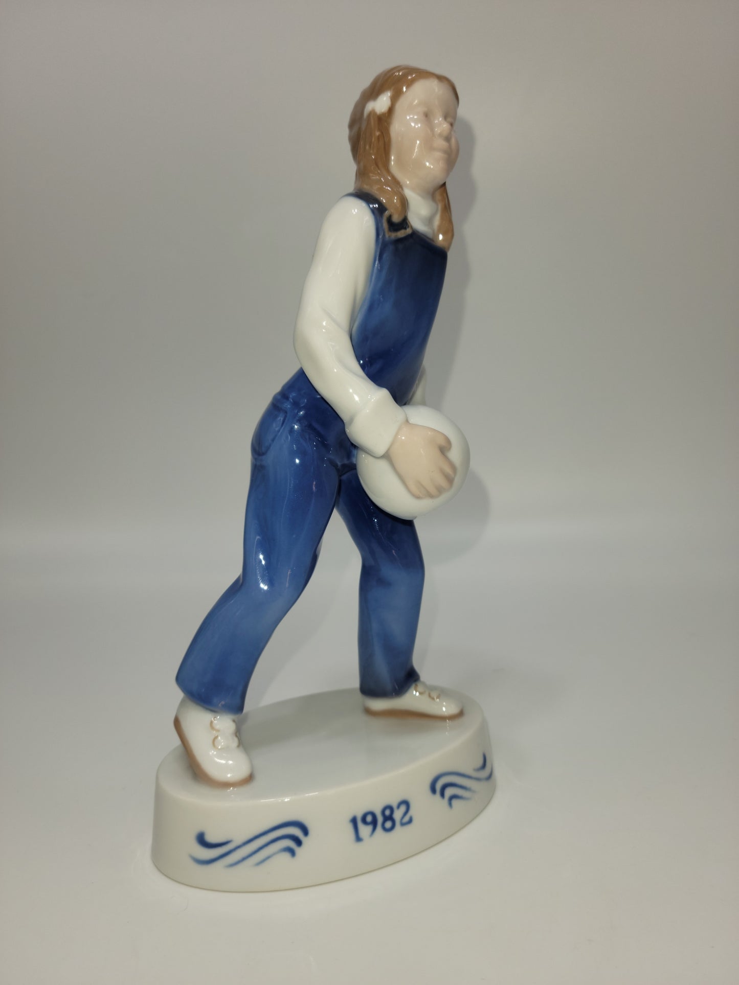 1982 Annual Figurine, Girl with Ball, Bing & Grøndahl  B & G